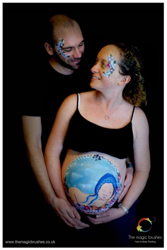 Photoshoot Family Pregnancy bump painting